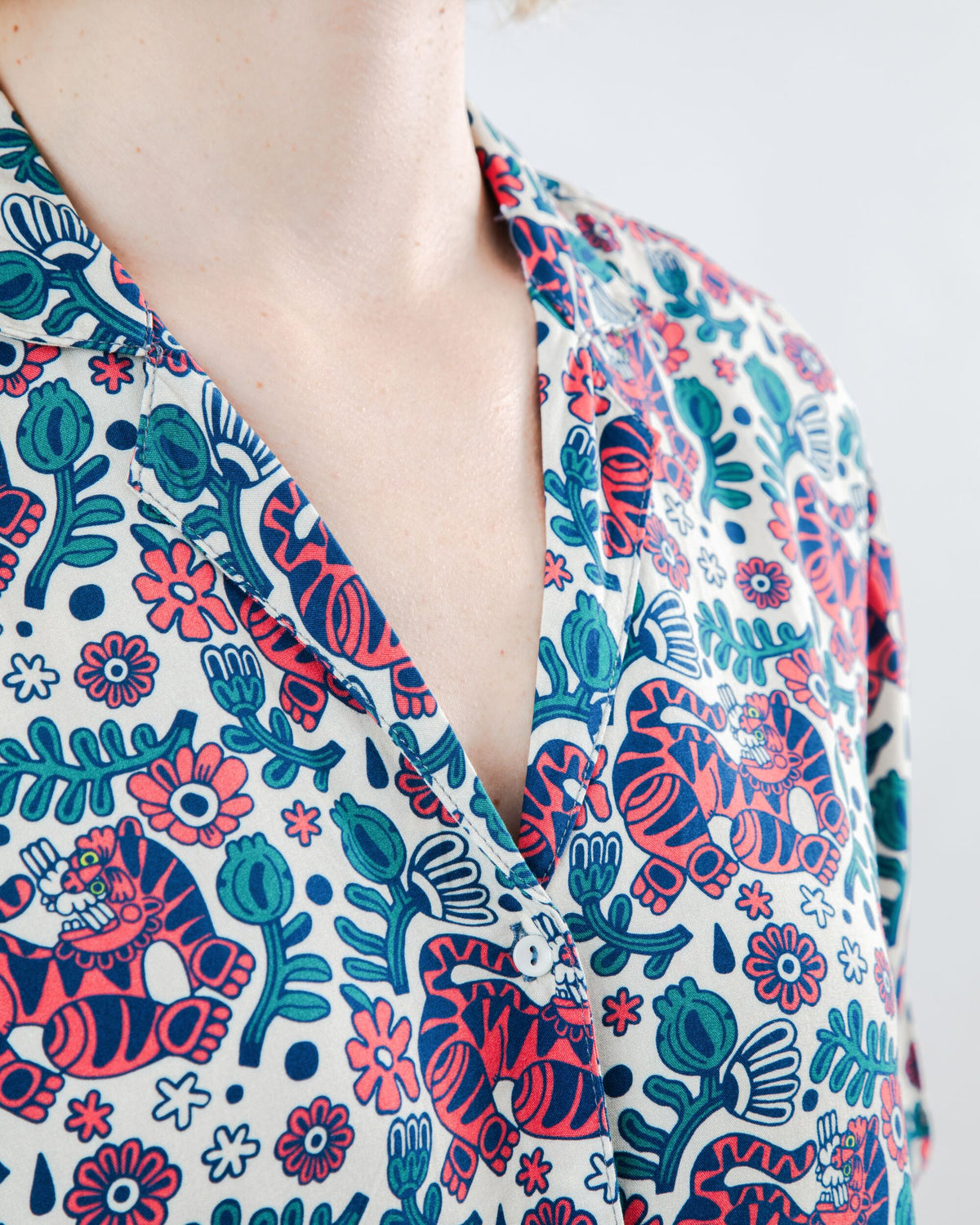 Asis Percales Tigris Aloha Blouse Ecru